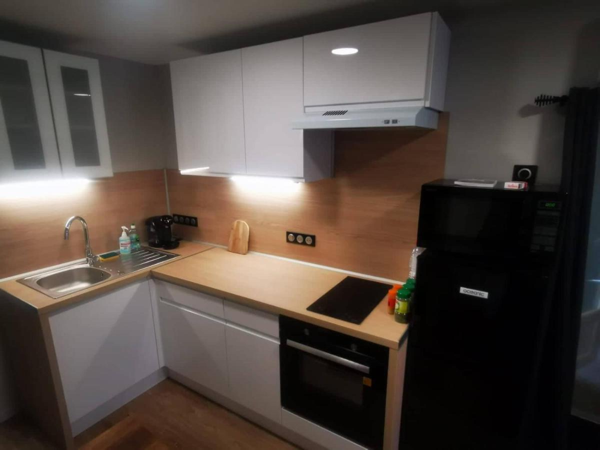 Au numéro 3  Châteauroux Esterno foto